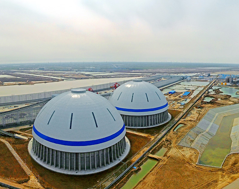 黄海新区,黄海新区内要素配套齐全,港城建设初具规模，医院、学校、商场、酒店、后勤基地等配套日臻完善